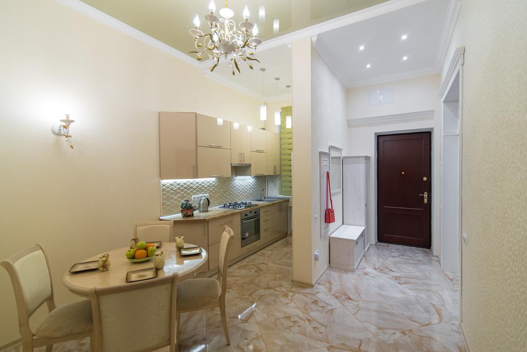 Vip Apartment In The Very Center Of Odessa With Sea View Exterior photo