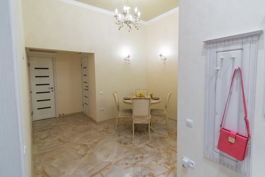 Vip Apartment In The Very Center Of Odessa With Sea View Exterior photo
